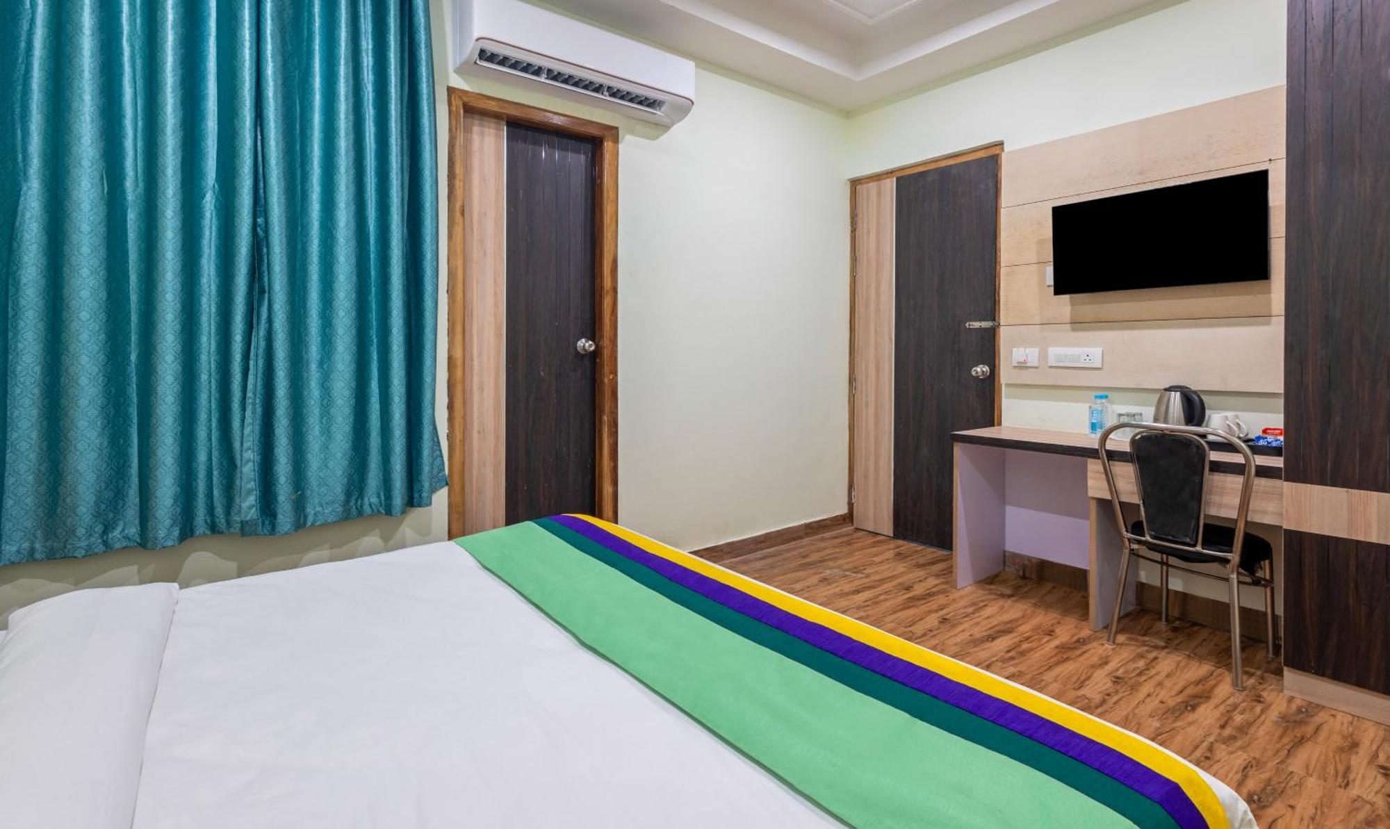 Treebo Shakuntalam, Near Lucknow Airport Hotel Exterior photo